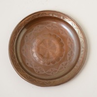 中国　新疆ウイグル自治区　銅皿