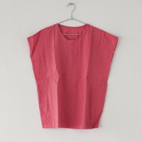 鄭惠中さんの　綿麻ノースリーブシャツ　ピンク系