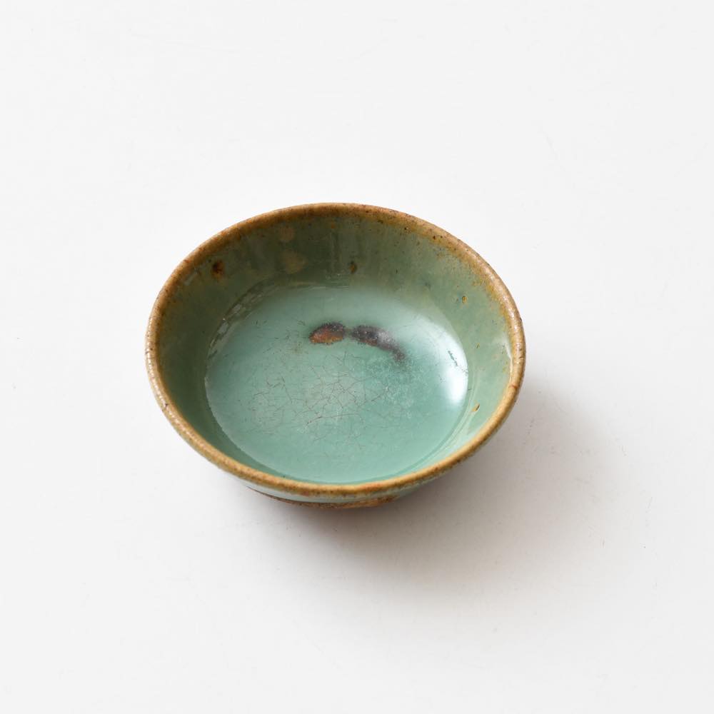 中国　粉青磁器　豆皿 中国 雲南省 華寧 青釉豆皿 ｜ みんげい おくむら （日本と世界の民芸）
