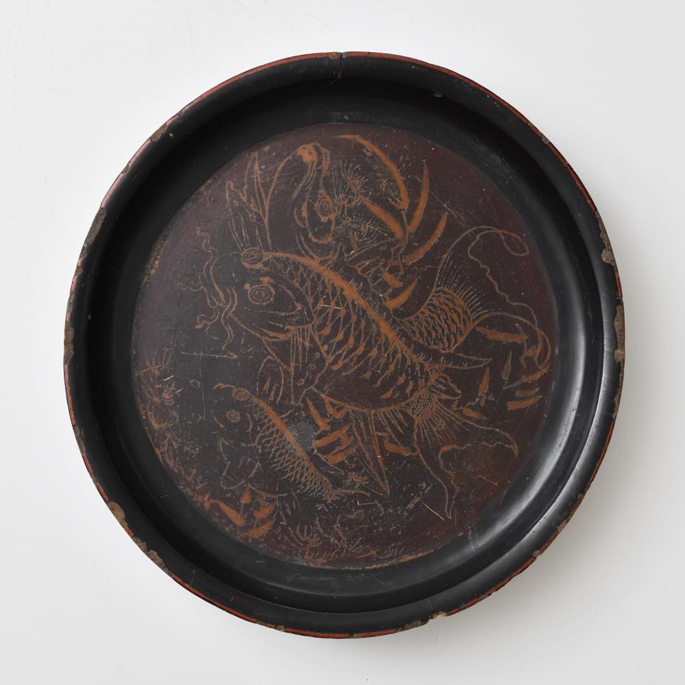 古代朱漆工芸の魚文皿 楽天市場】九谷焼：色絵コマニ双魚文皿・須田菁華《小皿・12.2cm