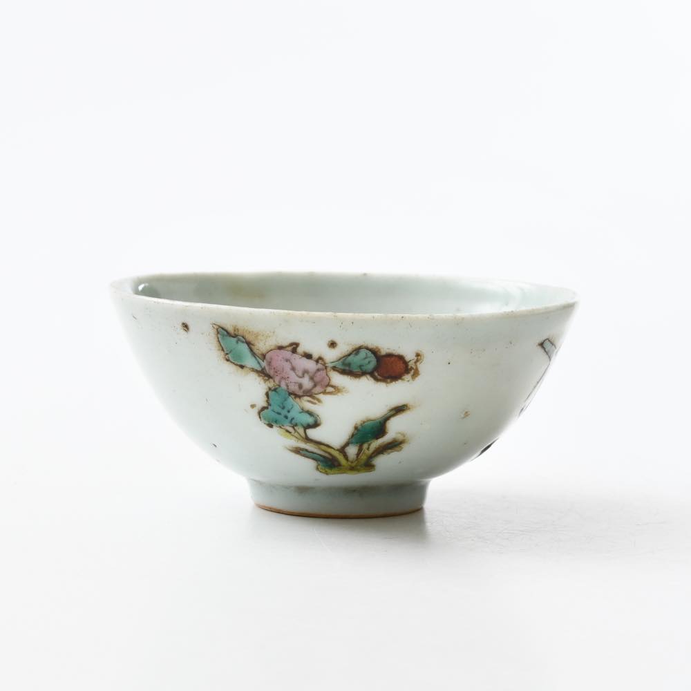 中国　景徳鎮製青い花と小鳥の茶碗 木製台座付き 中国 景徳鎮 小碗 花 ｜ みんげい おくむら （日本と世界の民芸）