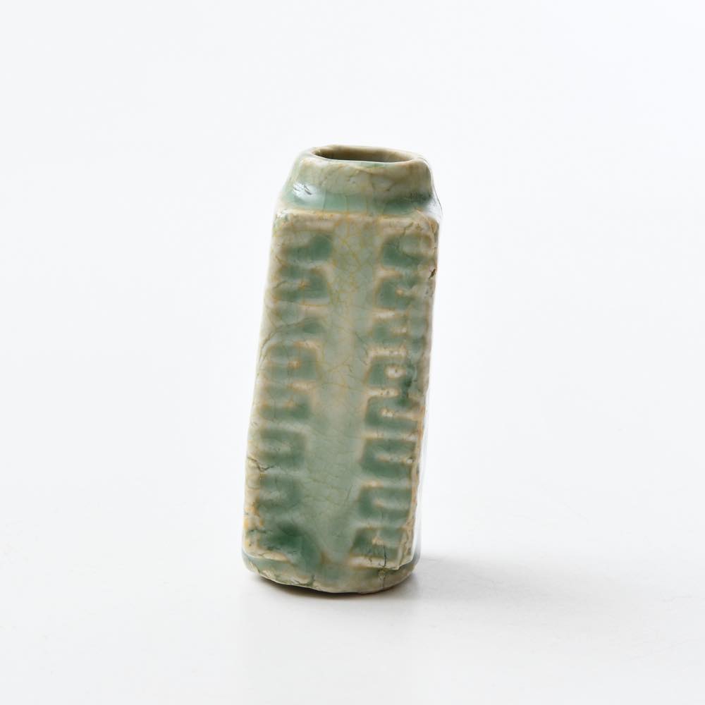 青磁の一輪挿し(美品) 一輪挿し 陶器 青磁 フラワーベース 陶器製 花器 花瓶 焼きもの 和風