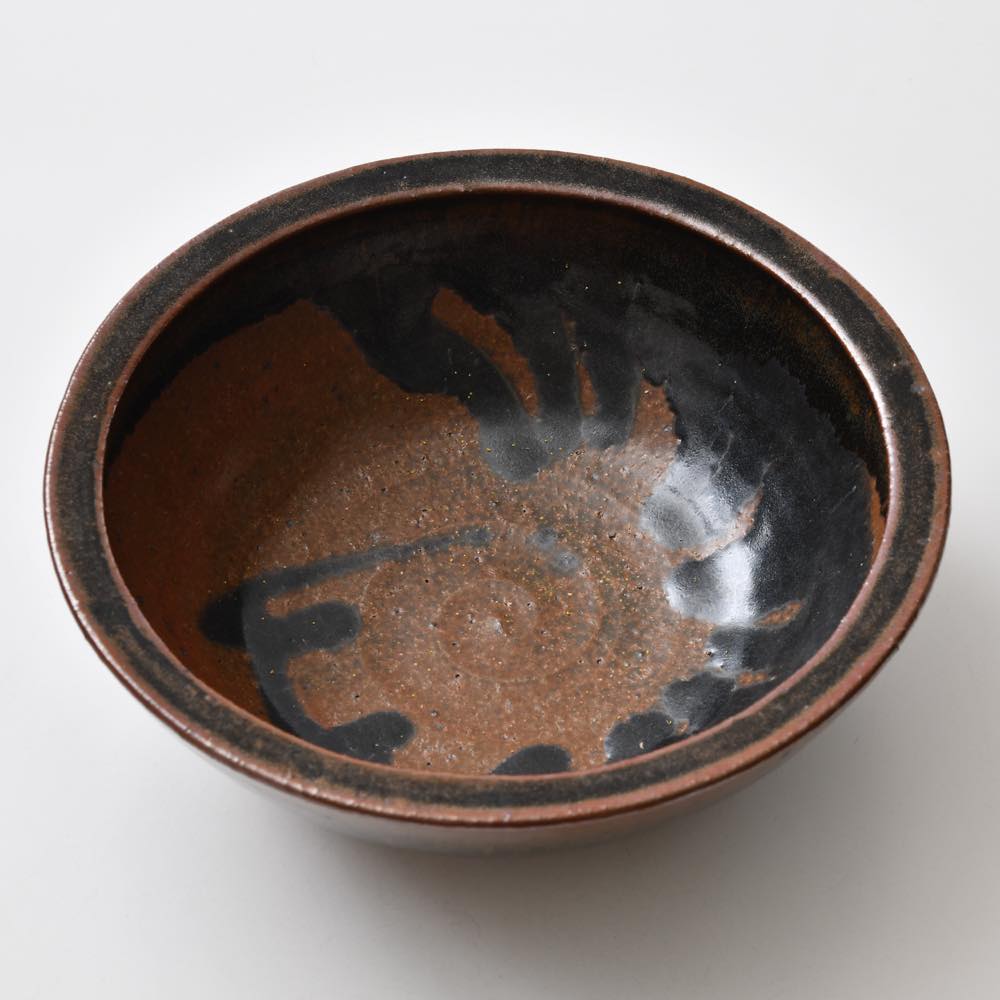 【作家物】和食器 黒釉 流し掛け 大皿 盛鉢 直径約27cm 三名窯 黒釉流掛九寸鉢 ｜ みんげい おくむら （日本と世界の民芸）