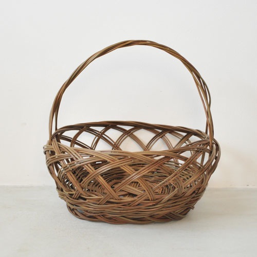 沖縄民具 ワラビ卵型手付きかご（横幅34cm） ｜ みんげい