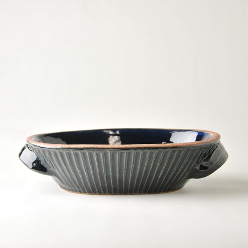 宋艸窯 しのぎ楕円グラタン皿 小 紺 ｜ みんげい おくむら （日本と